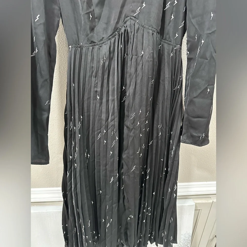 NWT Avec Les Filles Lighting Bolt Long Sleeve Pleated Dress Size 4 - Picture 6 of 10